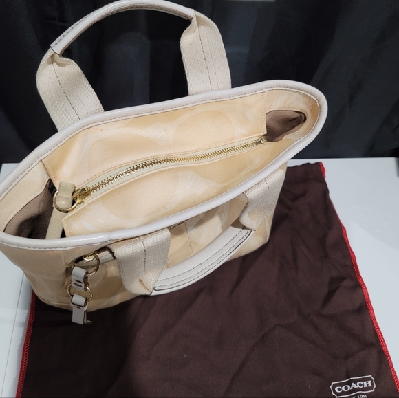 Authentic Coach Handbag - Picture 5 of 7